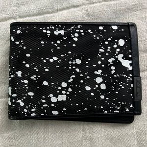 Tumi men's wallet black/splatter